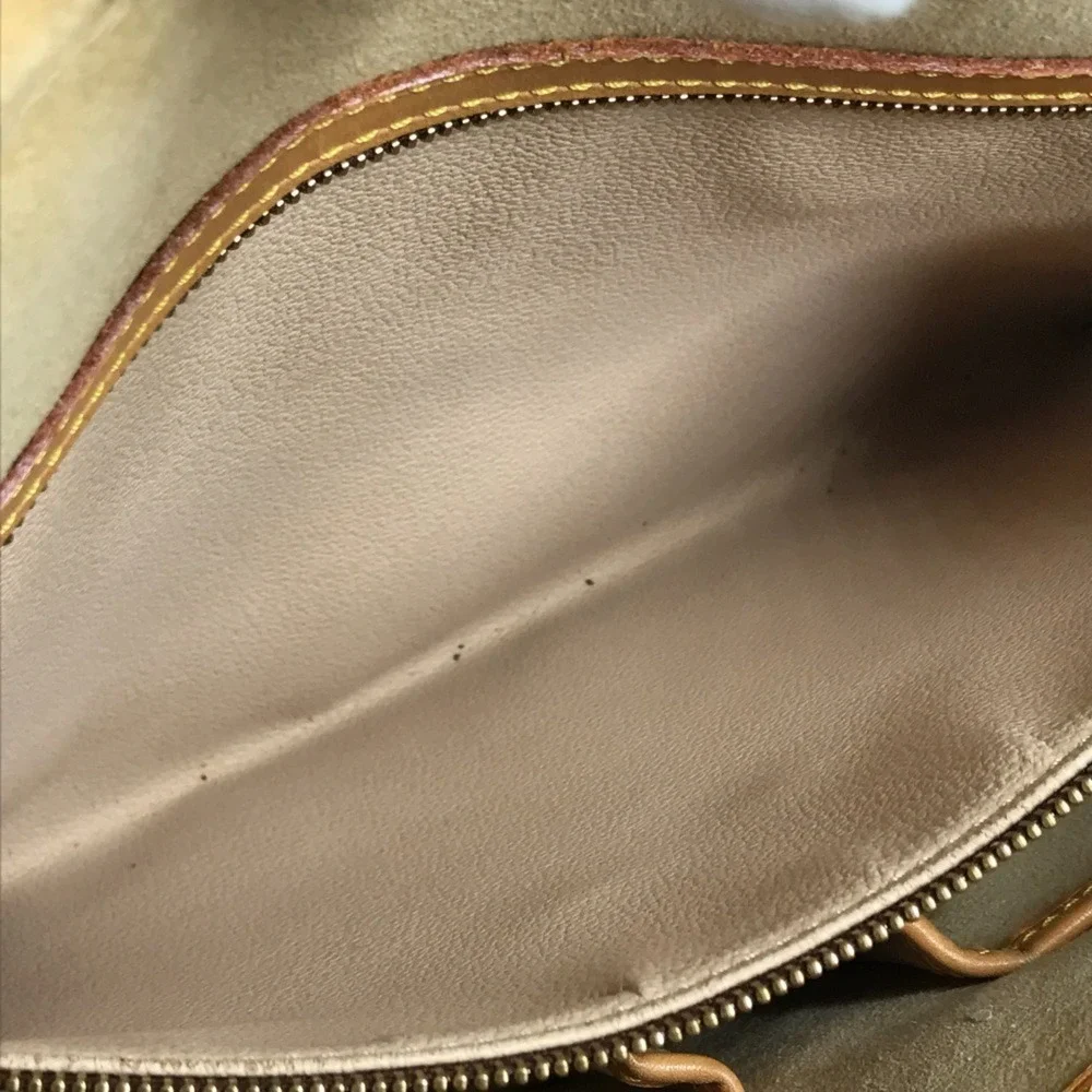 LOUIS VUITTON Brown Monogram Canvas Bag